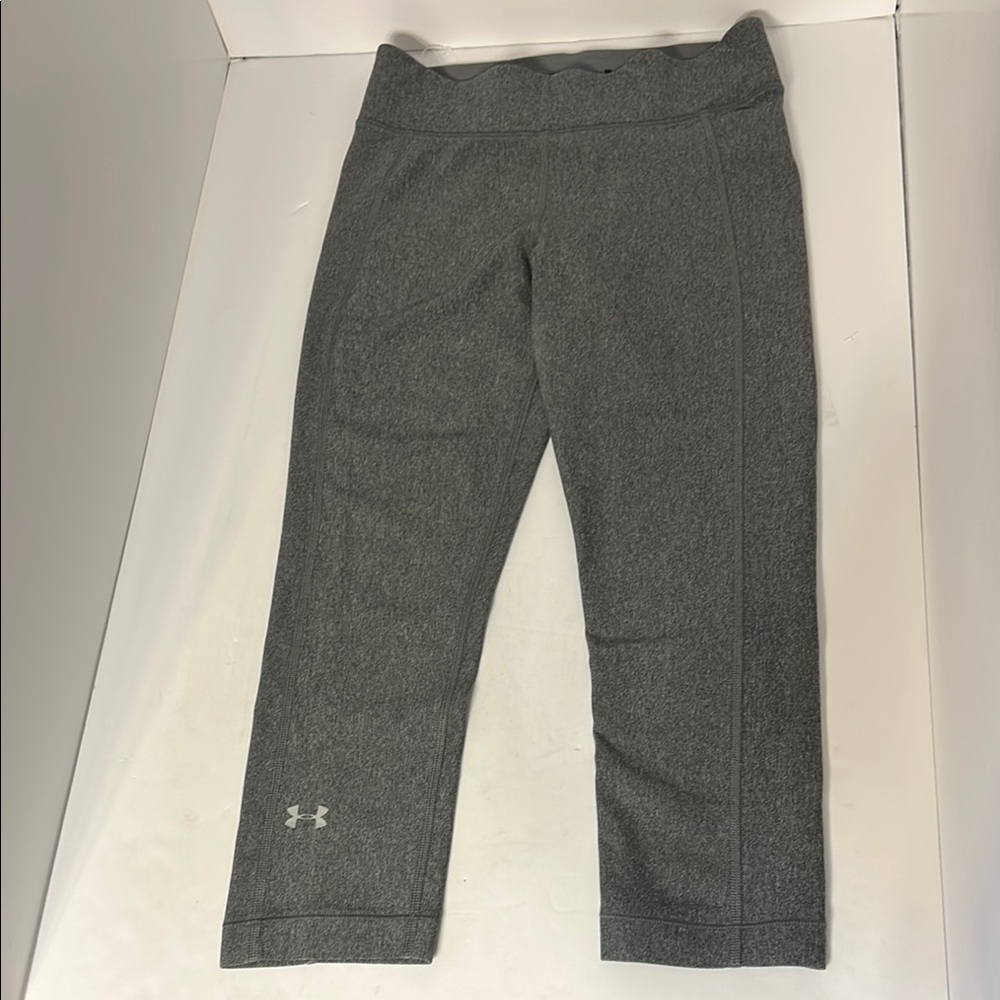 Under Armour Women's HeatGear compression Capri Leggings Gray Small